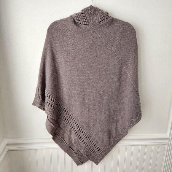 NWT Steve Madden Crochet Knit Soft Cozy Hooded Cape Poncho Knit Sweater Grey OS - Picture 3 of 9